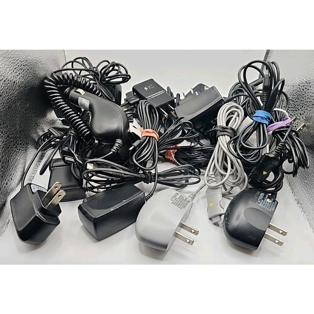 Lot Of 17 Older OEM Cell Phone Chargers | Samsung, Motorola ,Nokia, LG